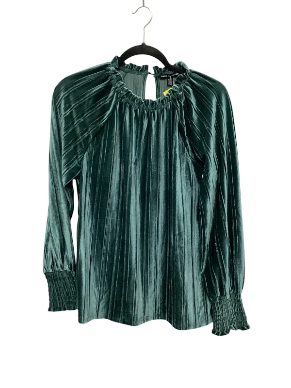 Top Long Sleeve By Cable And Gauge In Green, Size: M